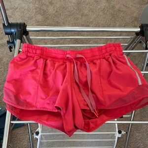 Lululemon Women's Lip Gloss Red/Dark Red hottie hot Shorts size 10